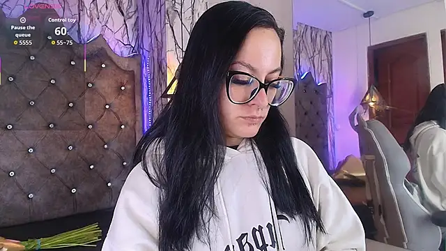 Zami Escobar of online show from 11-28-25, 06:30