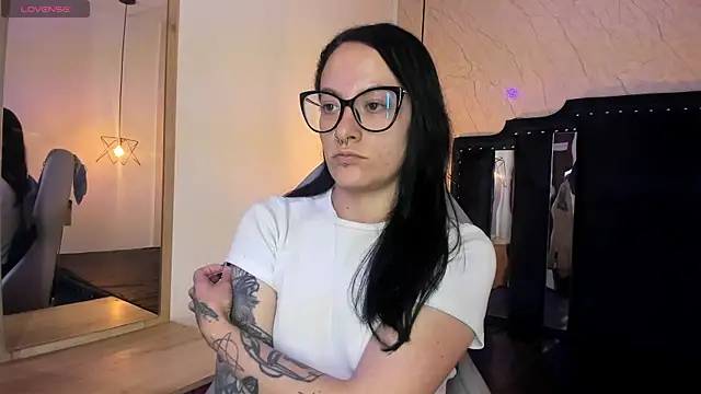 Zami Escobar of online show from 11-18-25, 07:06