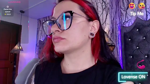 Zami Escobar of online show from 04-03-26, 04:02