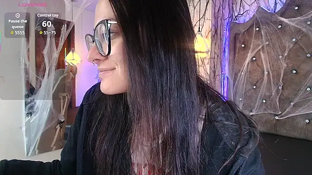 Zami Escobar of online show from 11-06-25, 06:23