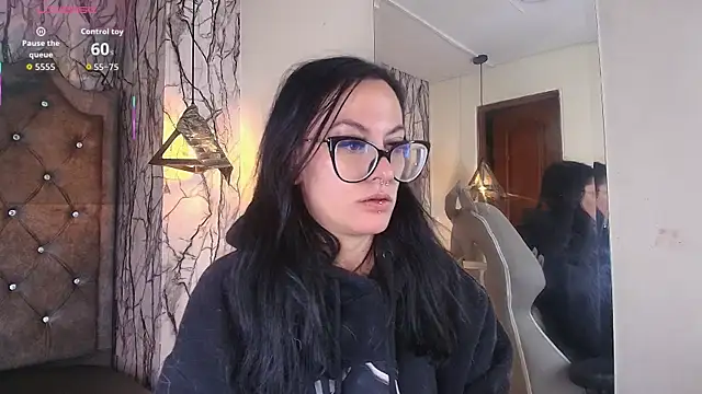 Zami Escobar of online show from 11-23-25, 06:29