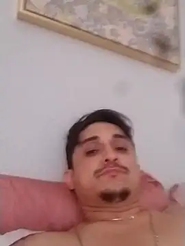 Snapshot of latindaddy69 chatting on 01-18-26, 05:38 latindaddy69 online show from 01-18-26, 05:38