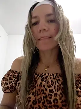 Ms lunaRose online show from 03-26-26, 03:32