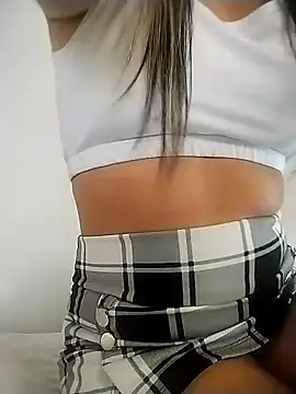 Snapshot of Ms_lunaRose chatting on 11-19-25, 02:50 Ms lunaRose online show from 11-19-25, 02:50