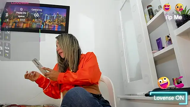 Snapshot of Ms_lunaRose chatting on 02-21-26, 02:24 Ms lunaRose online show from 02-21-26, 02:24