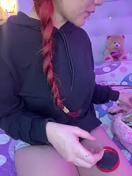 Snapshot of Ashly_cutee chatting on 02-07-26, 10:51 Ashly cutee online show from 02-07-26, 10:51