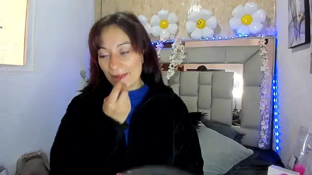 Candy Hott7 online show from 10-10-25, 02:07