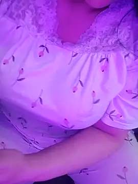 lilyan12 online show from 05-17-26, 12:32