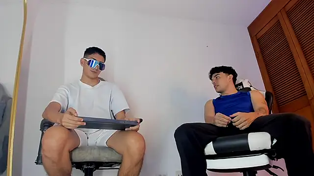 sotooliver3 online show from 01-11-26, 07:54