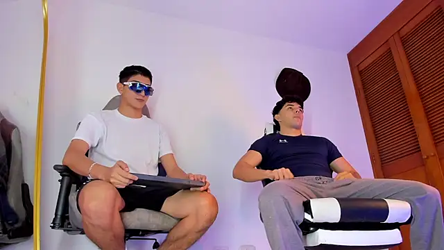 sotooliver3 online show from 10-17-25, 08:43