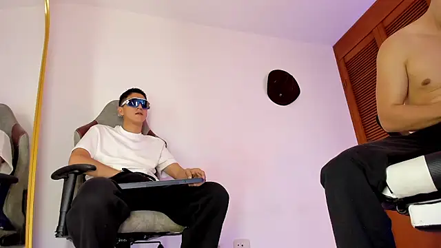 sotooliver3 online show from 10-08-25, 08:09