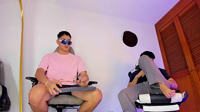 sotooliver3 online show from 10-18-25, 08:33