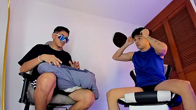 sotooliver3 online show from 11-06-25, 07:51