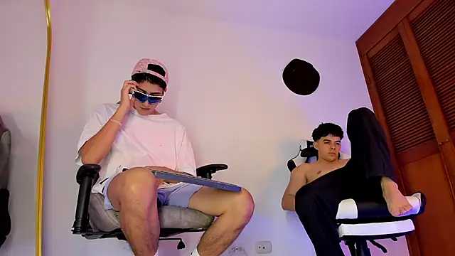 sotooliver3 online show from 10-11-25, 08:43