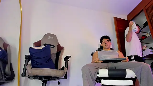 sotooliver3 online show from 10-24-25, 07:46