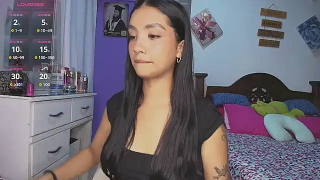 mia yireth online show from 11-22-25, 12:43