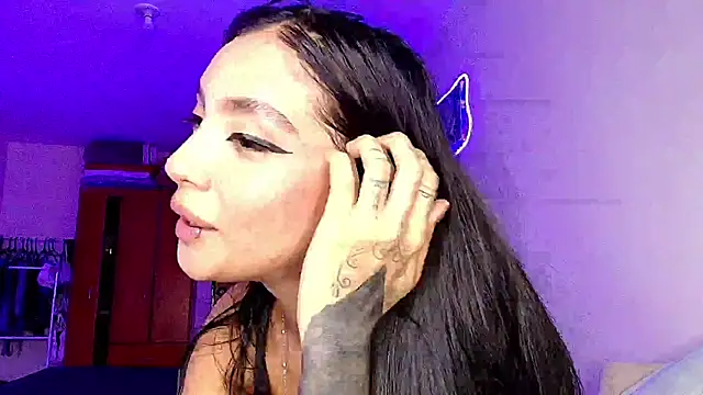 mia yireth online show from 05-27-26, 01:57