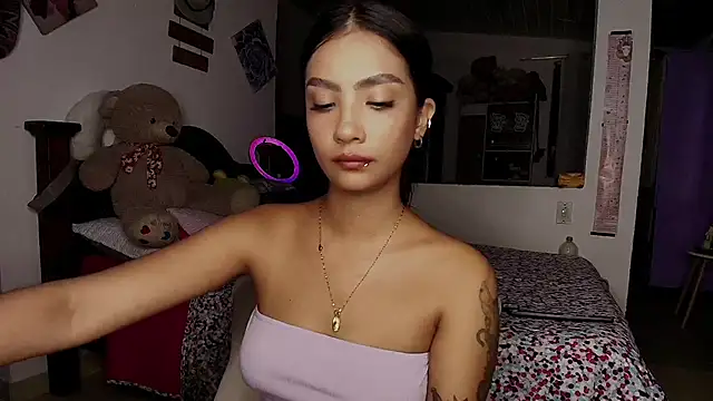 mia yireth online show from 09-19-25, 01:09