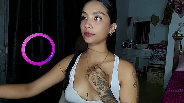 mia yireth online show from 09-12-25, 12:22