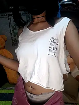 Snapshot of emali_baba chatting on 02-28-26, 01:44 emali baba online show from 02-28-26, 01:44