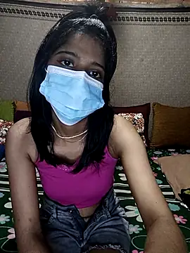 Snapshot of emali_baba chatting on 10-17-25, 03:54 emali baba online show from 10-17-25, 03:54