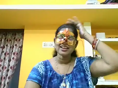 Snapshot of kavya1 chatting on 09-27-25, 01:17 kavya1 online show from 09-27-25, 01:17