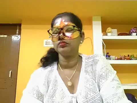 Snapshot of kavya1 chatting on 10-20-25, 08:20 kavya1 online show from 10-20-25, 08:20