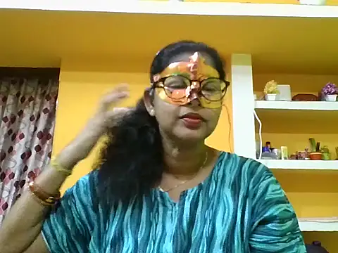 Snapshot of kavya1 chatting on 10-17-25, 01:46 kavya1 online show from 10-17-25, 01:46