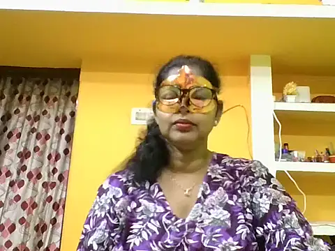 Snapshot of kavya1 chatting on 10-21-25, 01:43 kavya1 online show from 10-21-25, 01:43