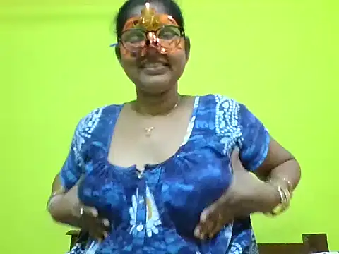 Snapshot of kavya1 chatting on 09-18-25, 03:53 kavya1 online show from 09-18-25, 03:53