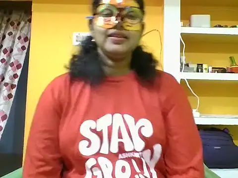 Snapshot of kavya1 chatting on 09-26-25, 02:13 kavya1 online show from 09-26-25, 02:13