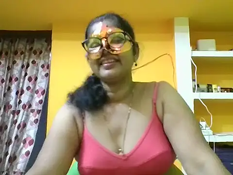 Snapshot of kavya1 chatting on 09-23-25, 07:32 kavya1 online show from 09-23-25, 07:32