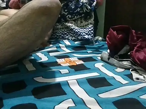 Roshani hoty online show from 10-18-25, 06:10