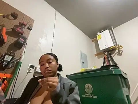 princesslivv online show from 11-13-25, 02:04