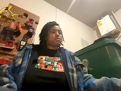 princesslivv online show from 11-25-25, 12:00