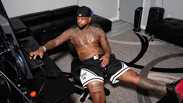 SLANGONDEMHOES online show from 02-24-26, 08:42