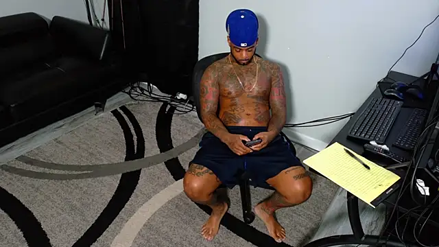 SLANGONDEMHOES online show from 11-24-25, 06:08