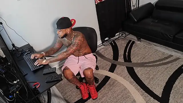 SLANGONDEMHOES online show from 11-26-25, 04:07