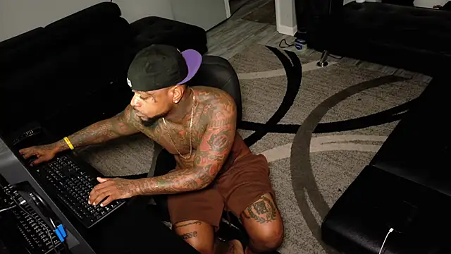 SLANGONDEMHOES online show from 03-08-26, 04:43