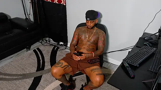 SLANGONDEMHOES online show from 11-20-25, 05:46