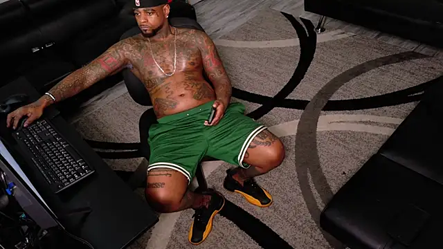 SLANGONDEMHOES online show from 03-18-26, 06:09