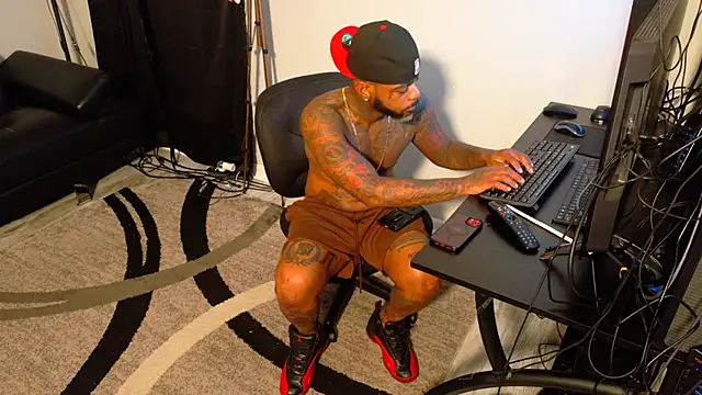 SLANGONDEMHOES online show from 11-03-25, 07:28