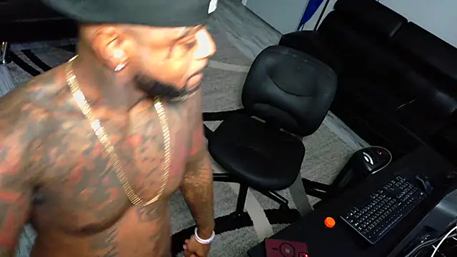 SLANGONDEMHOES online show from 12-17-25, 07:41