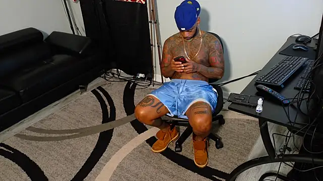 SLANGONDEMHOES online show from 11-06-25, 07:18