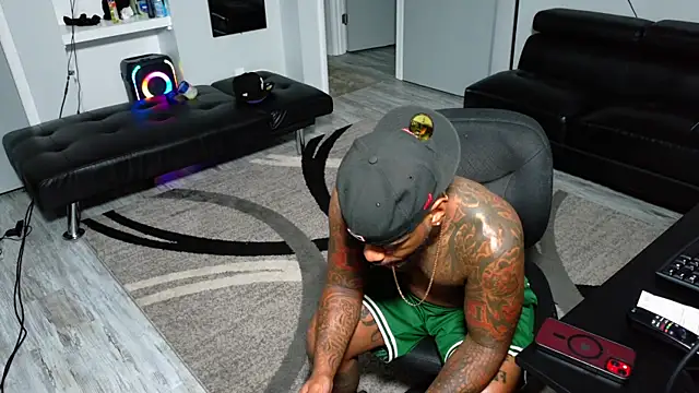 SLANGONDEMHOES online show from 12-05-25, 02:48