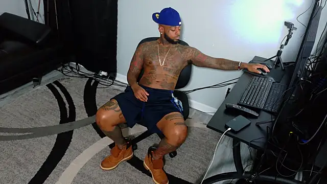 SLANGONDEMHOES online show from 11-13-25, 06:23