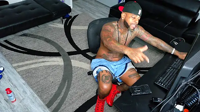 SLANGONDEMHOES online show from 12-19-25, 03:36