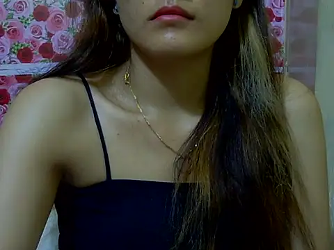 Snapshot of Amira90 chatting on 09-14-25, 12:44 Amira90 online show from 09-14-25, 12:44