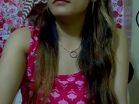 Snapshot of Amira90 chatting on 09-16-25, 06:58 Amira90 online show from 09-16-25, 06:58