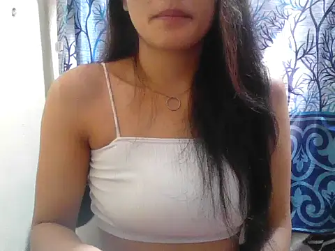 Snapshot of Amira90 chatting on 09-21-25, 09:14 Amira90 online show from 09-21-25, 09:14